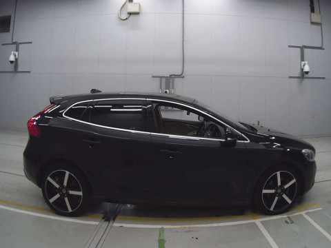 2014 Volvo V40 MB4164T[2]