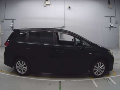 2010 Toyota Wish ZGE20W[2]