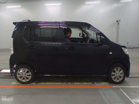 2013 Suzuki WAGON R STINGRAY MH34S[2]