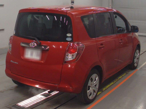 2010 Toyota Ractis SCP100[1]