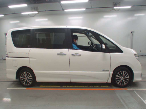 2014 Nissan Serena HFC26[2]