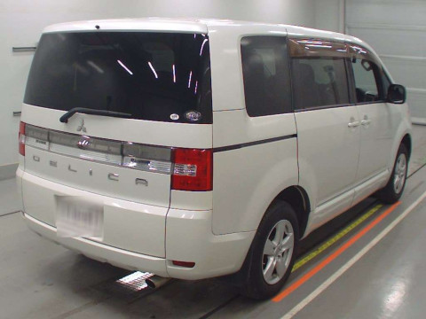 2008 Mitsubishi Delica D5 CV5W[1]