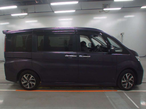 2015 Honda Step WGN Spada RP3[2]