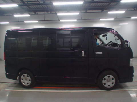 2013 Toyota Hiace Van KDH201V[2]