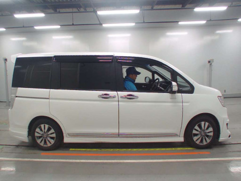 2012 Honda Step WGN Spada RK5[2]