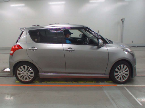 2013 Suzuki Swift ZC72S[2]