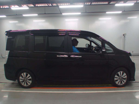 2012 Honda Step WGN Spada RK5[2]