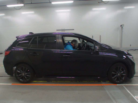 2020 Toyota Corolla Touring Wagon ZRE212W[2]