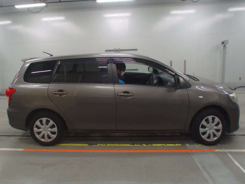 2010 Toyota Corolla Fielder NZE141G[2]