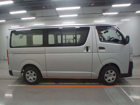 2012 Toyota Hiace Van TRH200V[2]