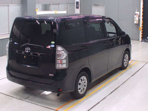 2013 Toyota Voxy ZRR70G[1]