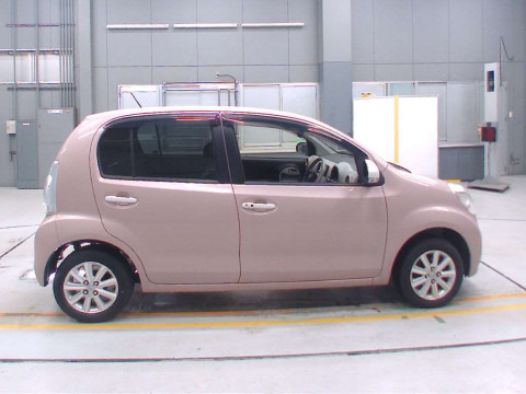 2014 Toyota Passo KGC30[2]