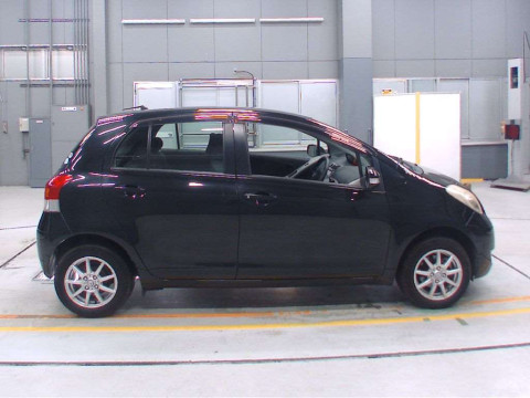 2010 Toyota Vitz KSP90[2]