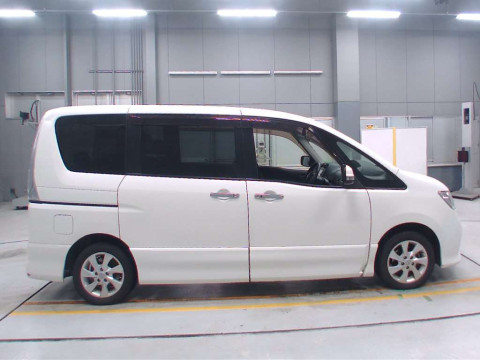 2012 Nissan Serena FC26[2]