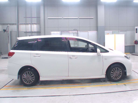 2010 Toyota Wish ZGE20G[2]