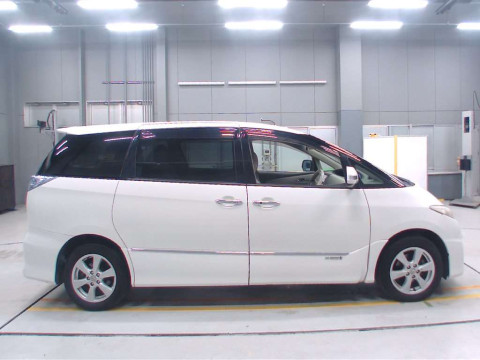 2011 Toyota Estima Hybrid AHR20W[2]