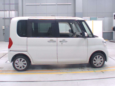 2014 Daihatsu Tanto LA600S[2]