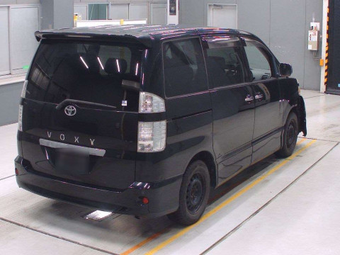 2005 Toyota Voxy AZR60G[1]