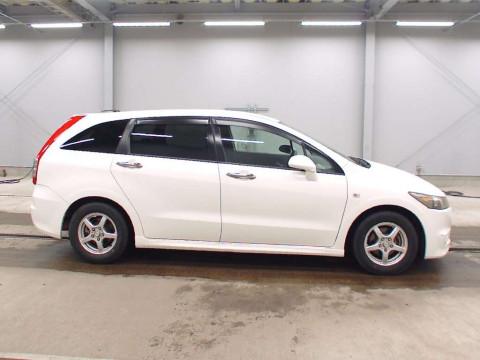 2009 Honda Stream RN6[2]