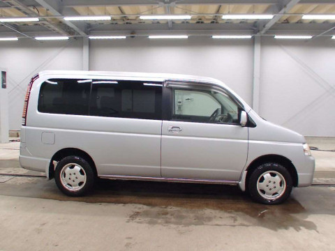 2004 Honda Step WGN RF4[2]