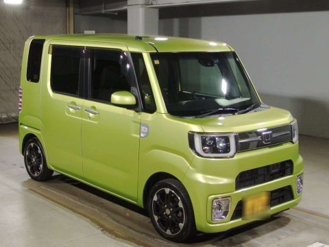 2016 Daihatsu Wake LA700S[2]