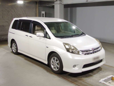 2010 Toyota Isis ZGM10W[2]