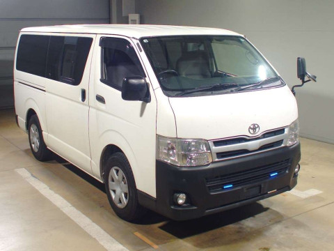 2012 Toyota Regiusace Van TRH200V[2]