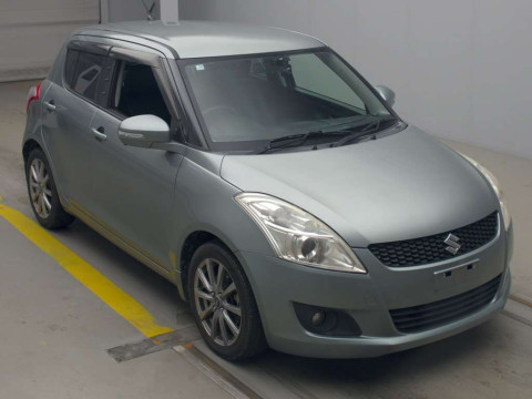 2010 Suzuki Swift ZC72S[2]