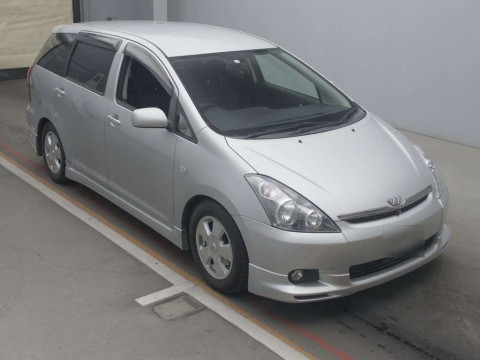 2004 Toyota Wish ZNE10G[2]