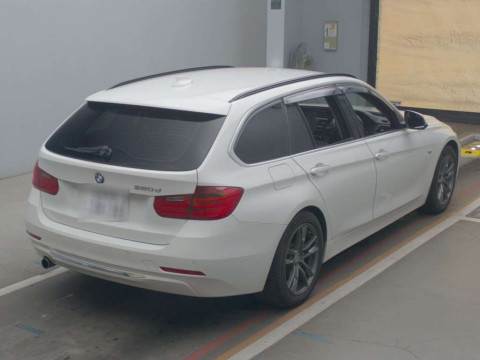 2013 BMW 3 Series 3D20[1]