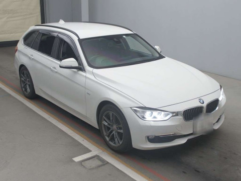 2013 BMW 3 Series 3D20[2]