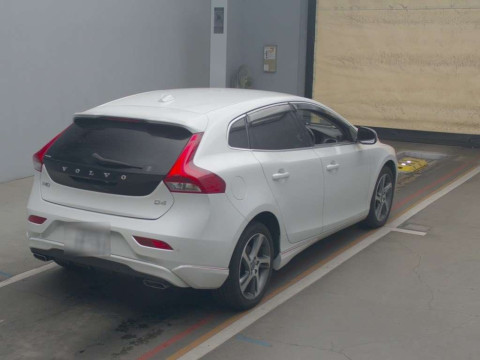 2016 Volvo V40 MD4204T[1]