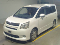 2007 Toyota Noah