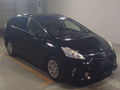 2012 Toyota Prius alpha ZVW41W[2]