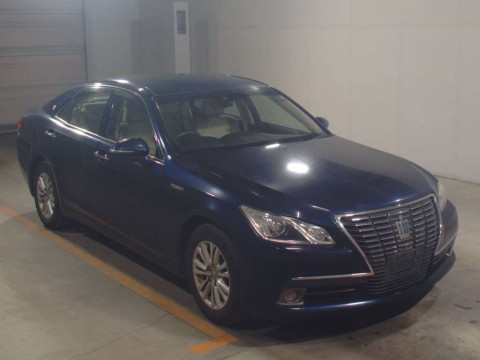 2014 Toyota Crown Hybrid AWS210[2]