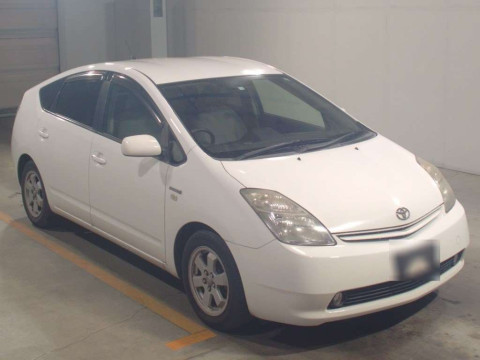 2010 Toyota Prius NHW20[2]