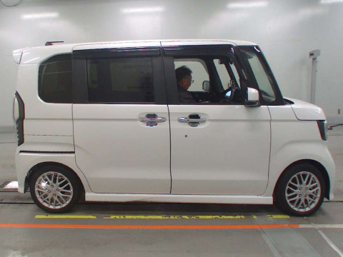 2021 Honda N-BOX CUSTOM JF3[2]