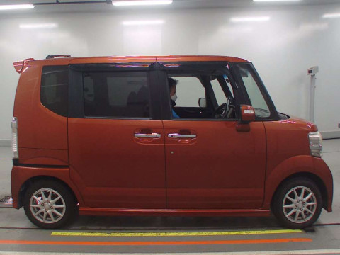 2014 Honda N-BOX CUSTOM JF1[2]