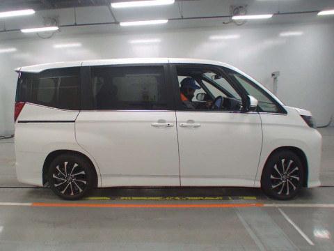 2025 Toyota Noah ZWR90W[2]