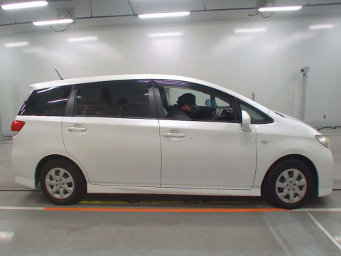 2010 Toyota Wish ZGE20G[2]