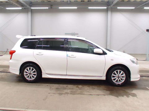 2010 Toyota Corolla Fielder NZE144G[2]