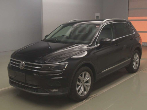 2018 Volkswagen Tiguan 5NCZE[0]