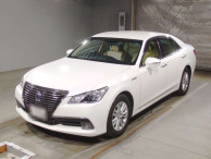 2013 Toyota Crown Hybrid