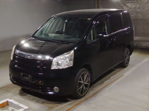 2010 Toyota Noah ZRR75G[0]