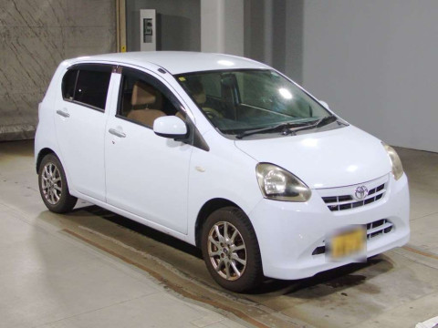 2012 Toyota Pixis Epoch LA300A[2]