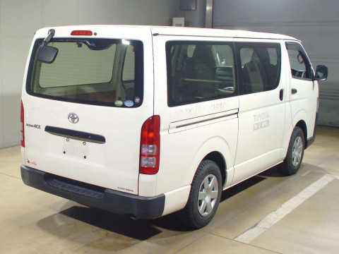 2018 Toyota Regiusace Van TRH200V[1]