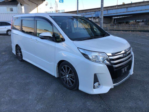 2014 Toyota Noah ZRR85W[2]