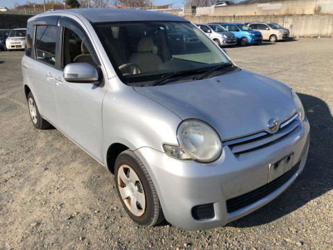 2006 Toyota Sienta NCP81G[2]