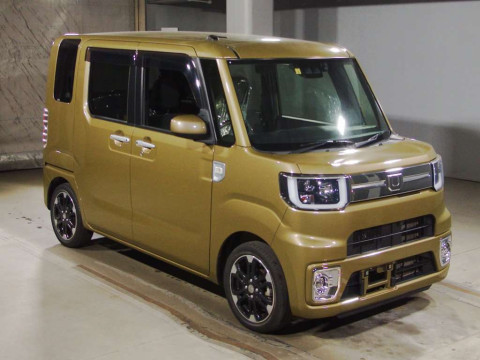 2020 Daihatsu Wake LA700S[2]