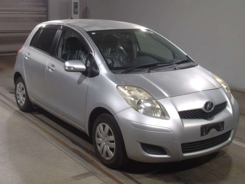 2010 Toyota Vitz SCP90[2]